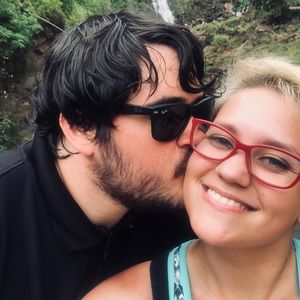 Meet your Posher, Leigha